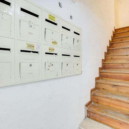 Golden Cage Chiado - Charm Historic And Cozy Apartment Lisbon Bagian luar foto