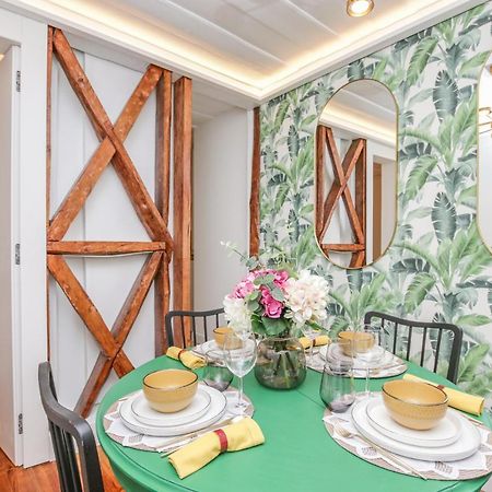 Golden Cage Chiado - Charm Historic And Cozy Apartment Lisbon Bagian luar foto