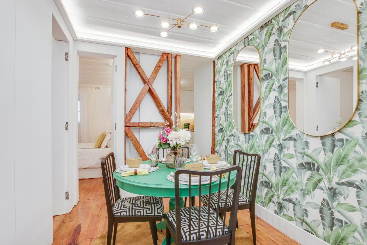 Golden Cage Chiado - Charm Historic And Cozy Apartment Lisbon Bagian luar foto
