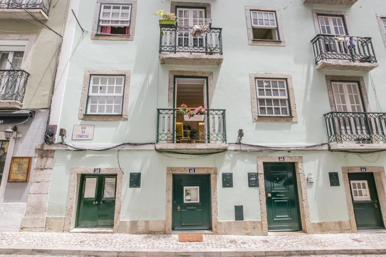 Golden Cage Chiado - Charm Historic And Cozy Apartment Lisbon Bagian luar foto