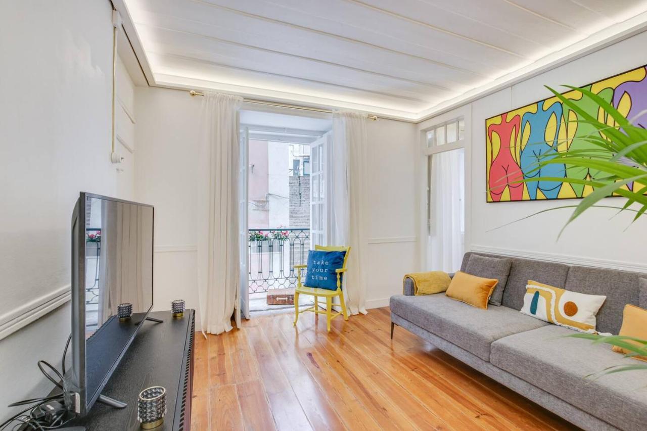 Golden Cage Chiado - Charm Historic And Cozy Apartment Lisbon Bagian luar foto