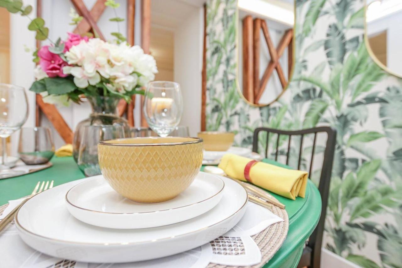 Golden Cage Chiado - Charm Historic And Cozy Apartment Lisbon Bagian luar foto