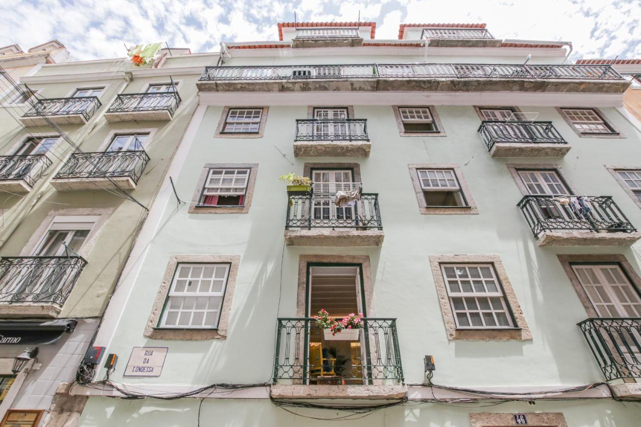 Golden Cage Chiado - Charm Historic And Cozy Apartment Lisbon Bagian luar foto